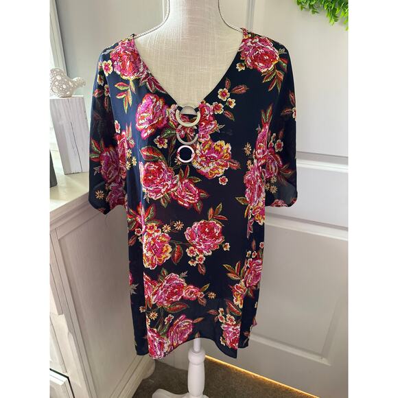 Sami & JO Tops - Sami & Jo Size 2x Navy Floral Blouse with Silver Detail at Neckline EUC